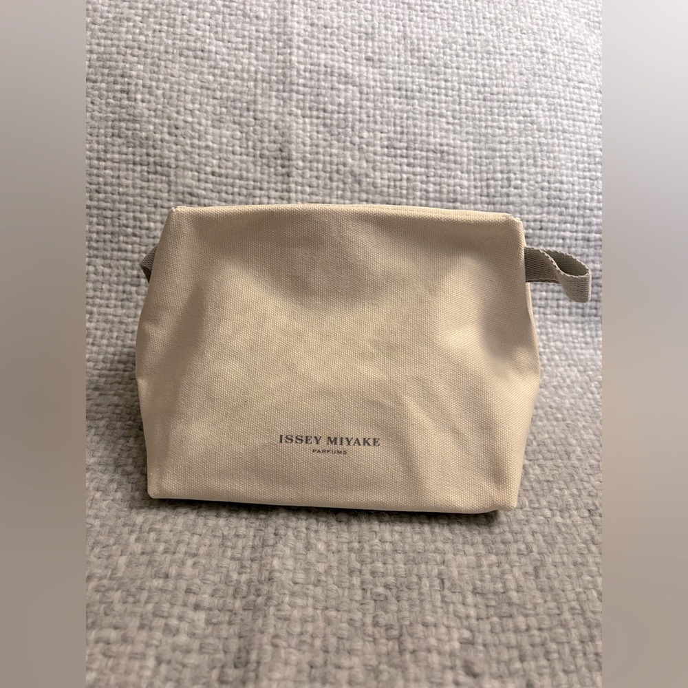 Issey Miyake Cosmetic Bag - Picture 3 of 7